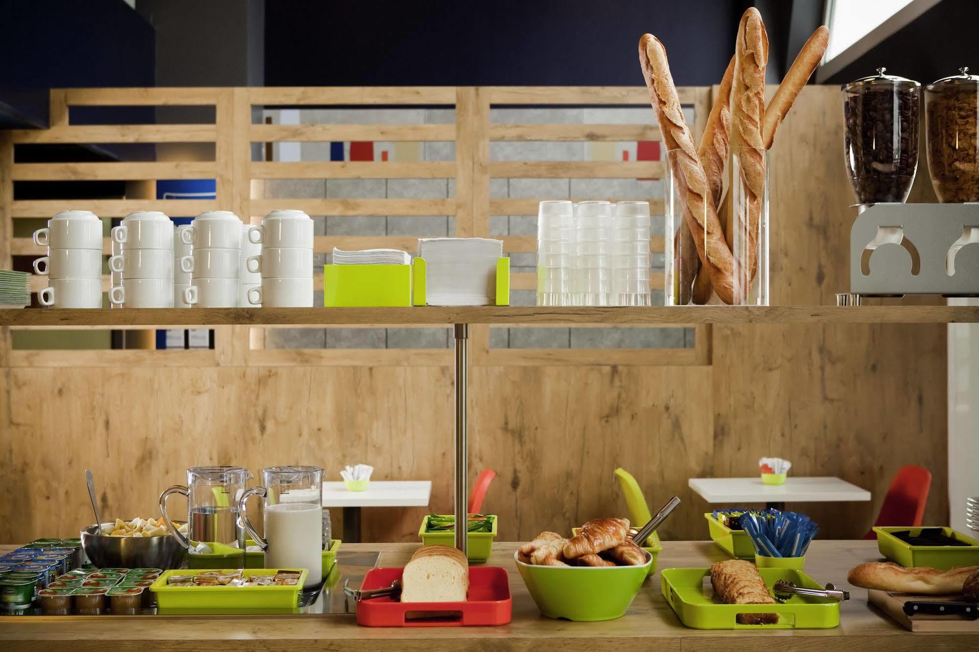Ibis Budget Pontault Combault Rn4 Marne La Vallee Εξωτερικό φωτογραφία